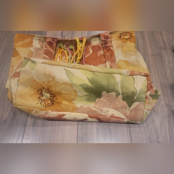 Canvas like Floral  Tote Bag - Picture 4 of 4